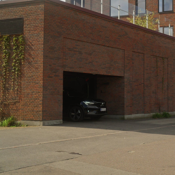 Specialdesignet bilelevator til boligbyggeri i Aarhus C - JEMA LIFT