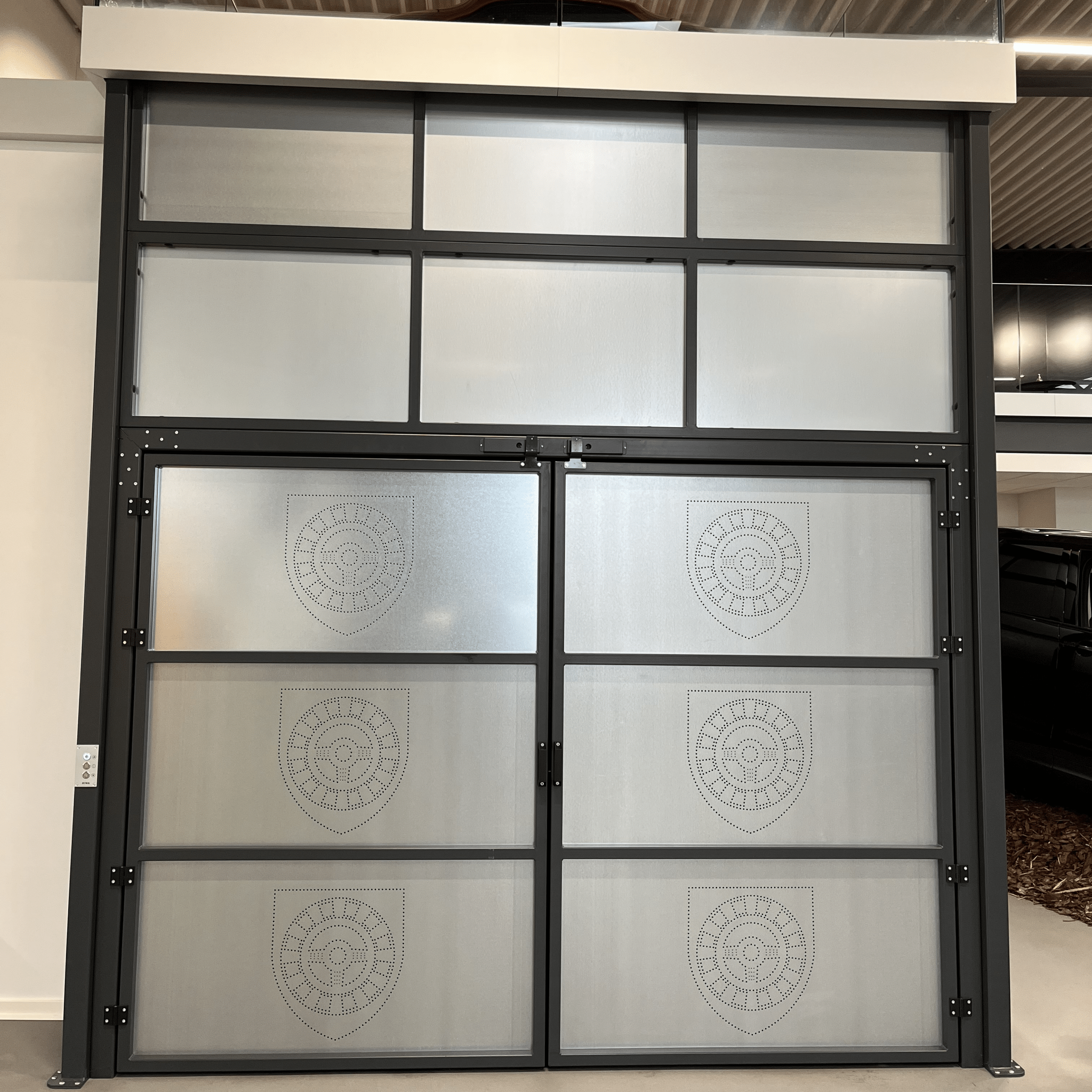 Bilelevator fra JEMA LIFT - sparer plads